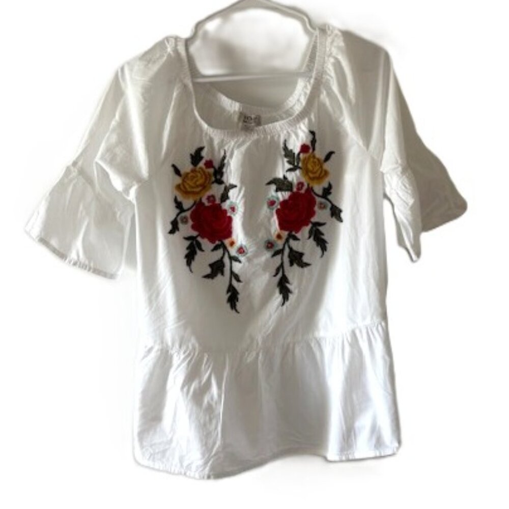 Vintage America Blues Embroidered Blouse with Ruffled Sleeves and Ruffled Hem